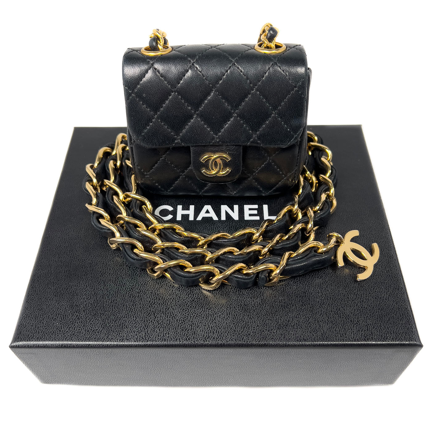 Vintage Chanel Classic Micro Charm Flap Bag met CC-kettingriem