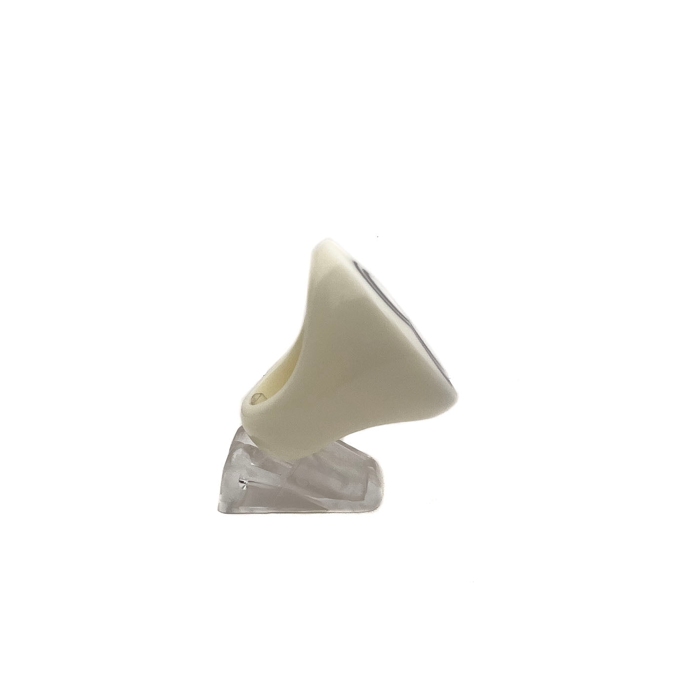 Vintage Chanel White Camelia Resin CC Ring Size EU17,5 / US7,5 02P