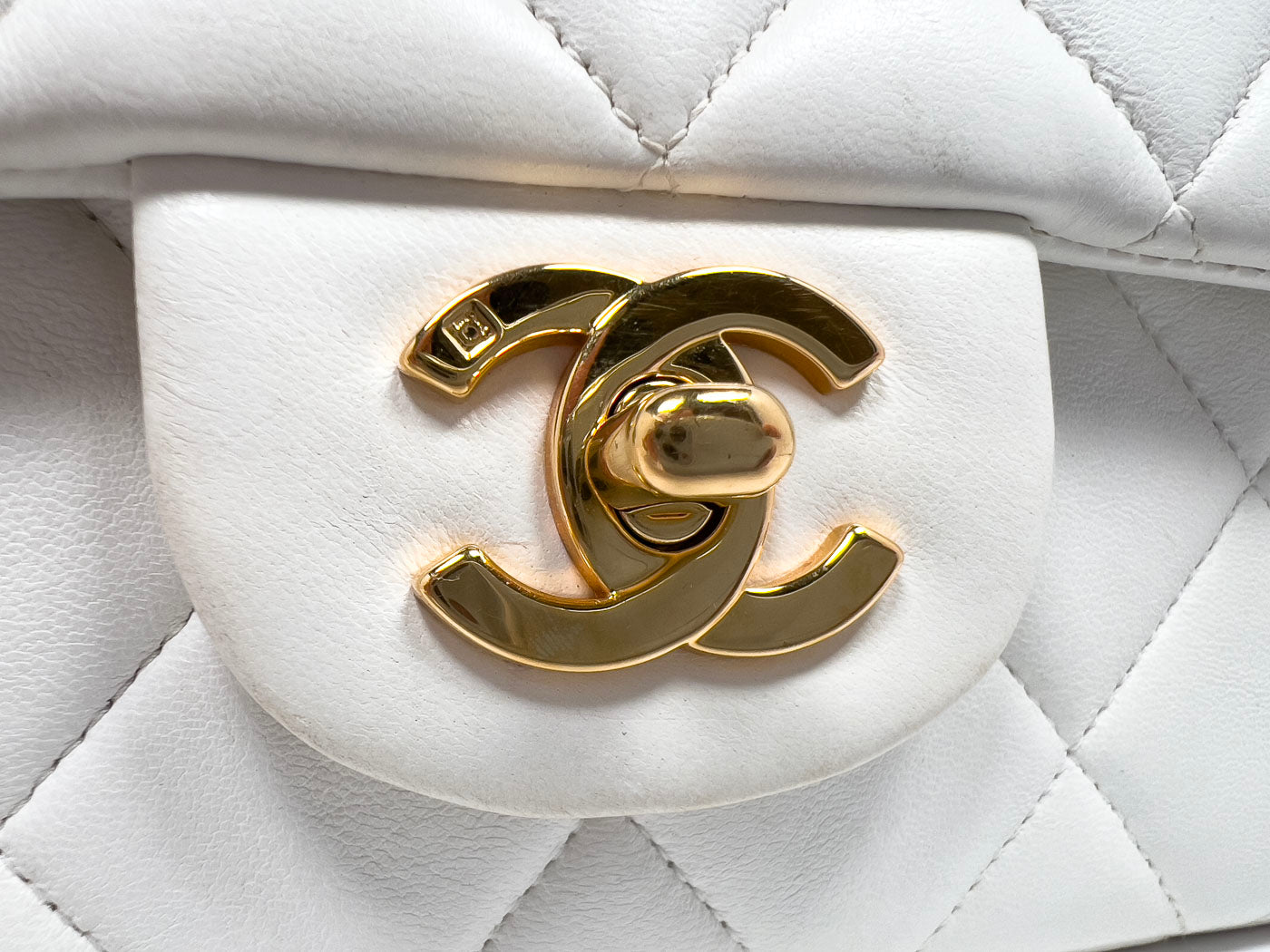 Chanel Vintage White Lambskin Leather Strap Small Classic Flap Bag 24k GHW