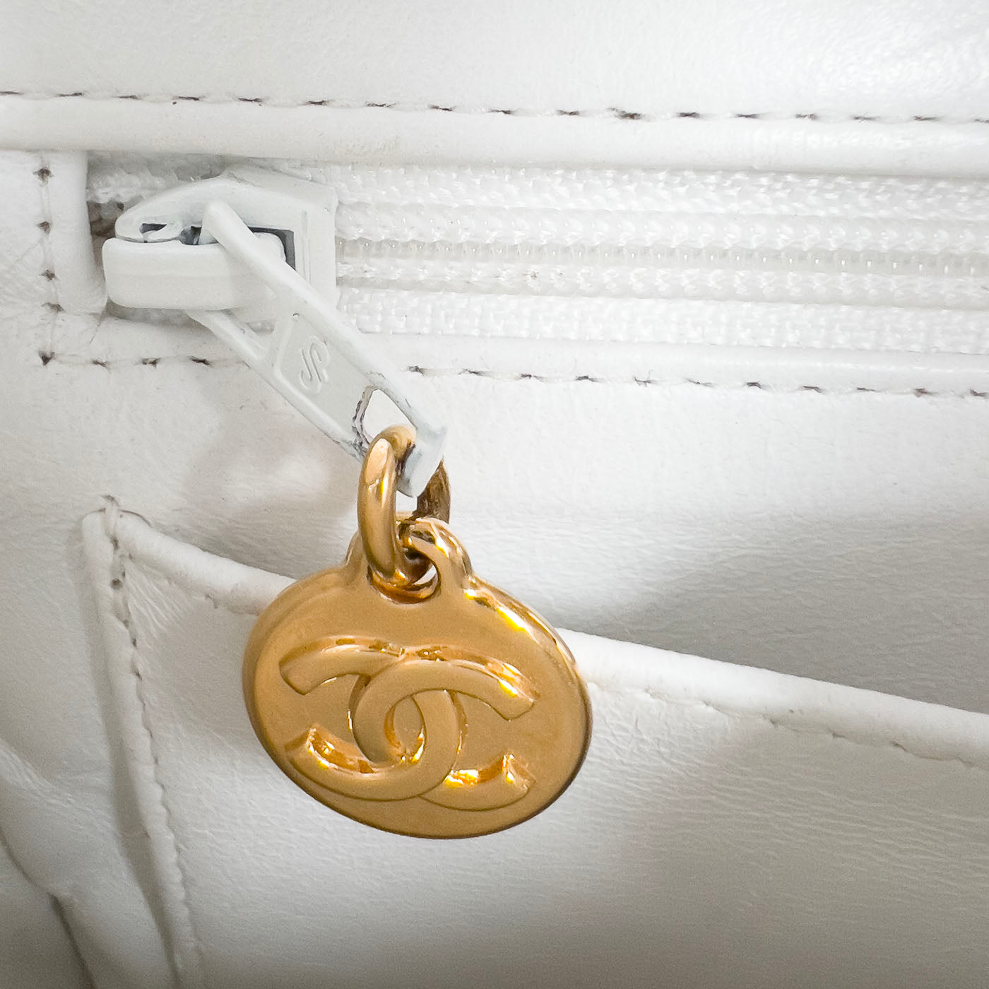 Chanel Vintage White Lambskin Leather Strap Small Classic Flap Bag 24k GHW