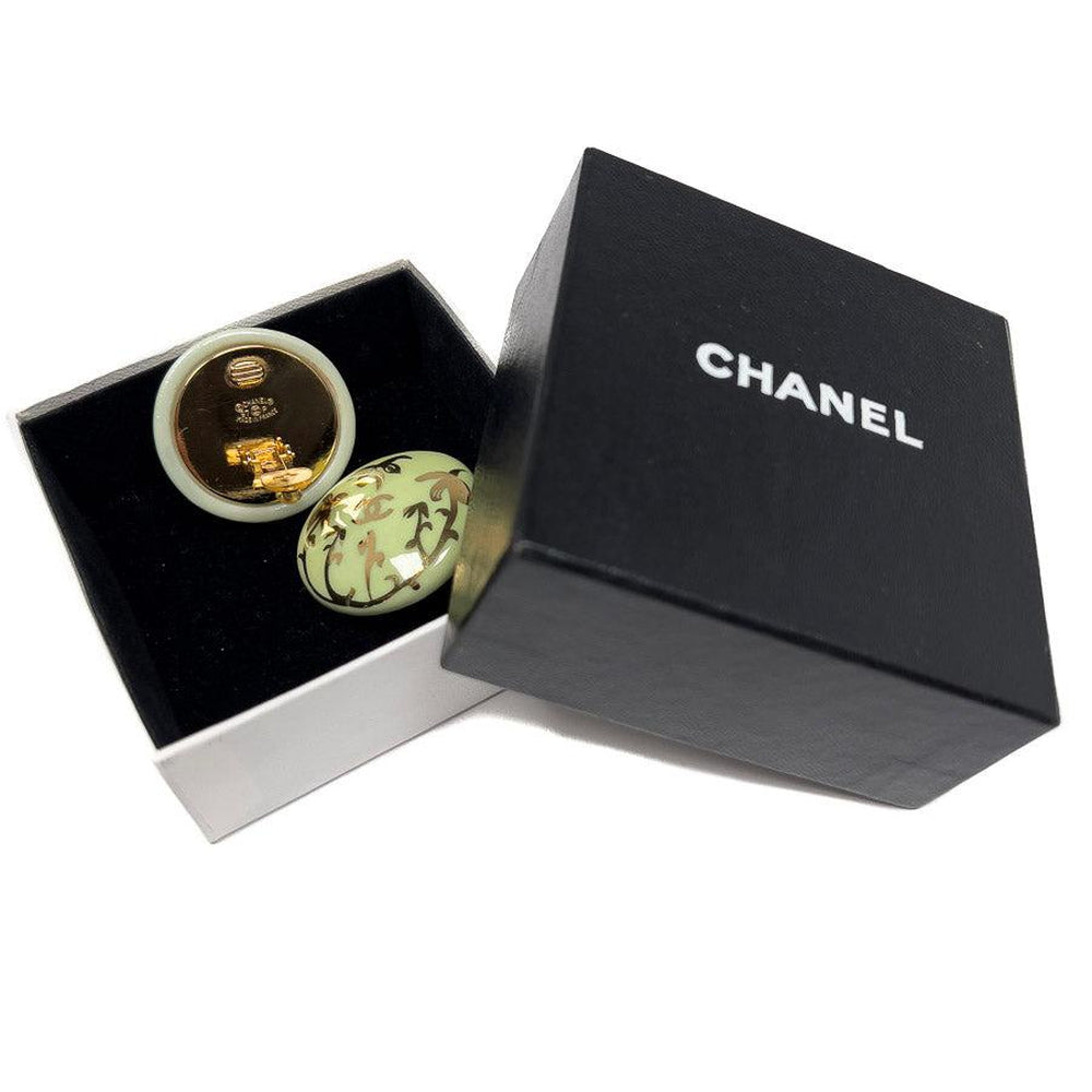 Vintage Chanel Earrings Pistachio Green CC Logo Clip 97P – EYECATCHERSLUXE